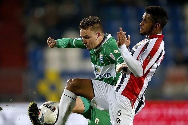 通过将球员 通过将球员