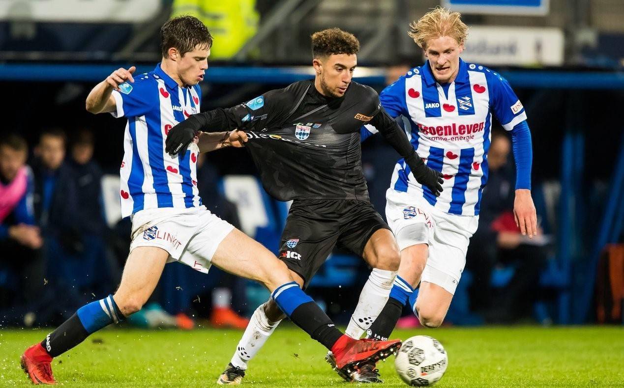 防守稳健 防守稳健