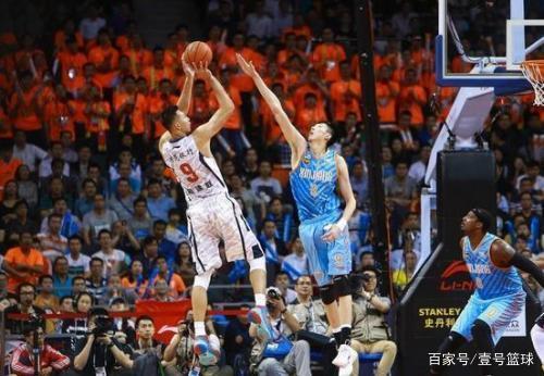 强调防守反 强调防守反